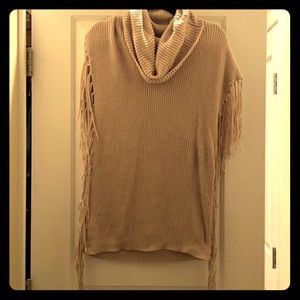 Short sleeve turtle neck sweater